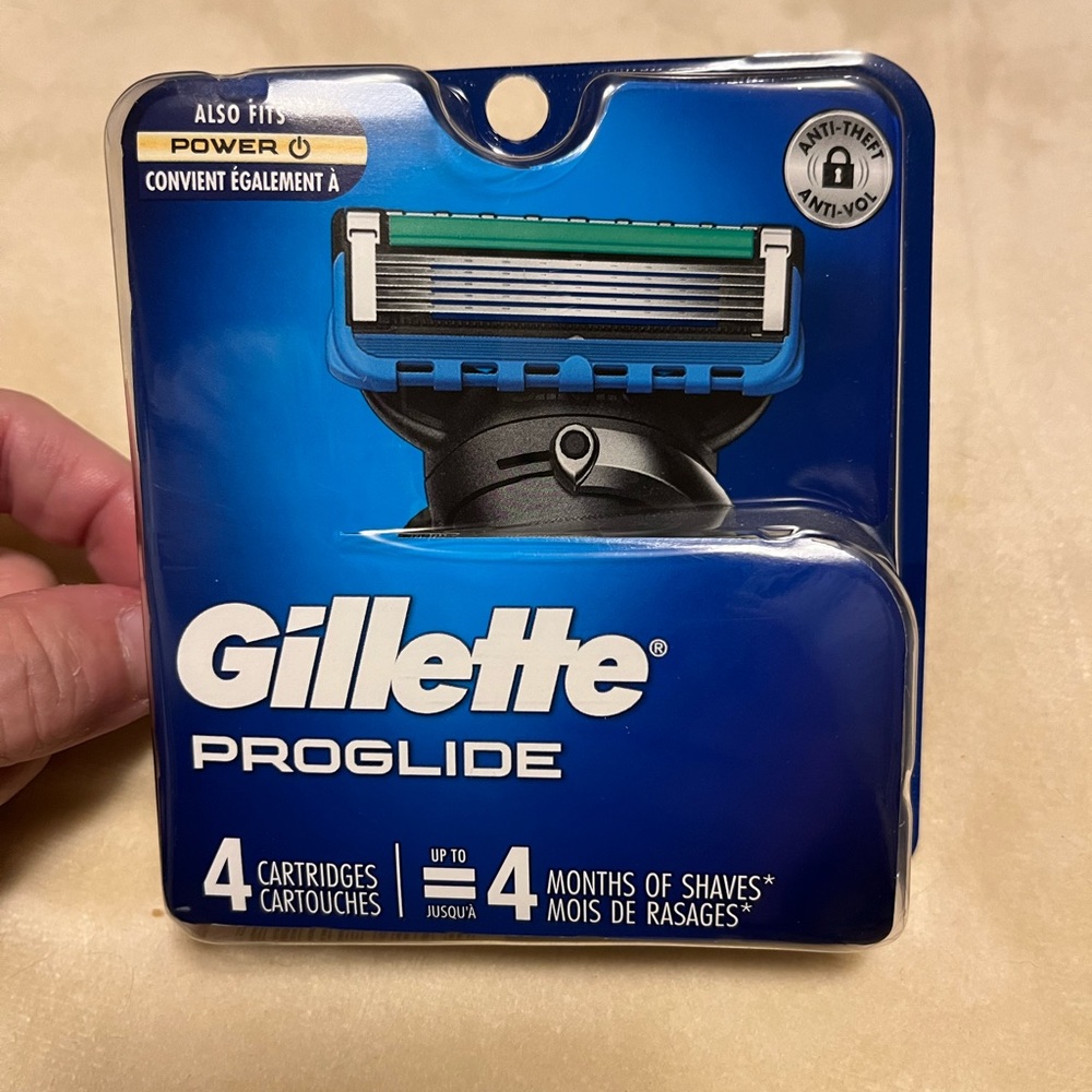 Gillette ProGlide Men's Razor Blades,4 refills Cross-compatibility 1Blade